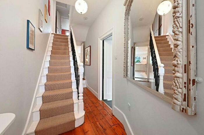 5 Bedroom Terraced House For Sale In Parolles Road, London, N19