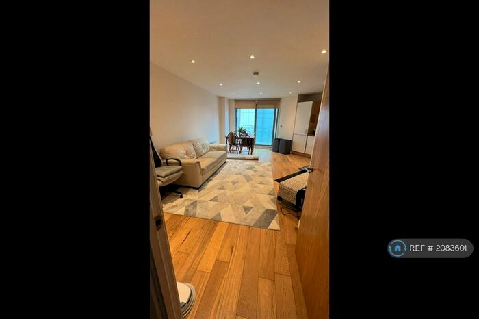 2 Bedroom Flat To Rent In Bute Terrace, Cardiff, CF10