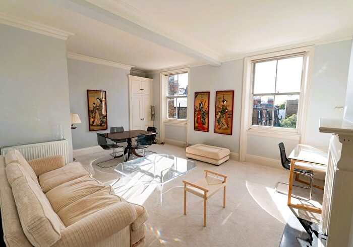 2 Bedroom Flat For Sale In Cadogan Gardens, London, SW3