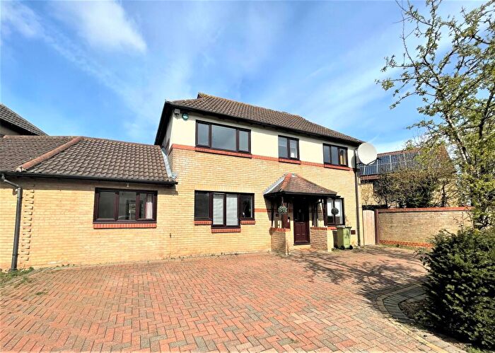 4 Bedroom Detached House To Rent In Selby Grove, Shenley Church End, Milton Keynes, MK5
