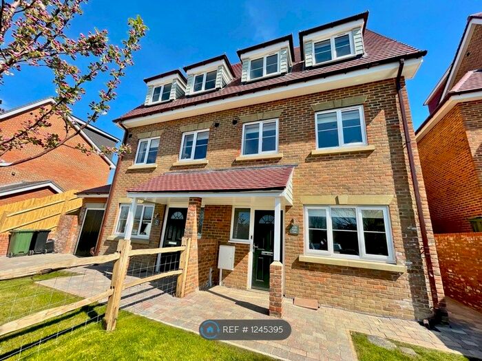 5 Bedroom Semi-Detached House To Rent In Fern Road, St Leonard's On Sea, East Sussex TN38