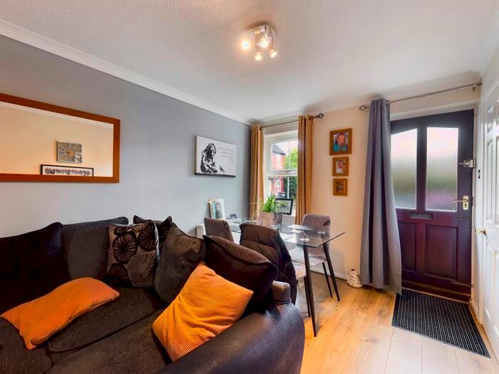 1 Bedroom Flat For Sale In Stonebridge Close, Aqueduct, Telford, Shropshire., TF4