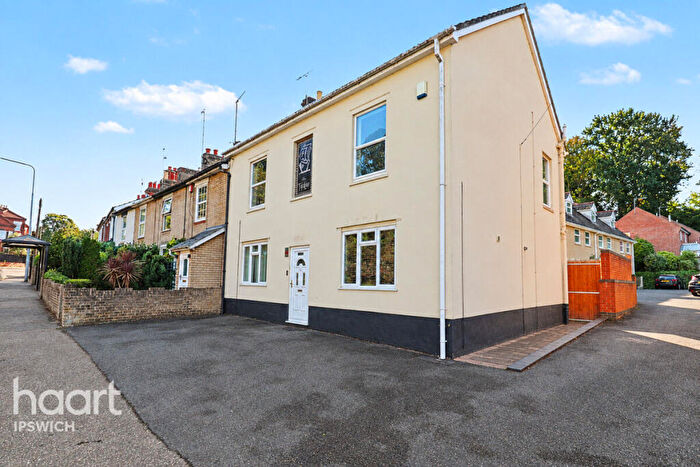 4 Bedroom Semi Detached House For Sale In Spring Road, Ipswich, IP4
