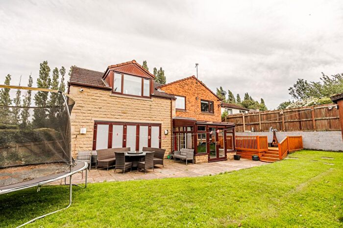 6 Bedroom Detached House For Sale In Lea Road, Batley, WF17