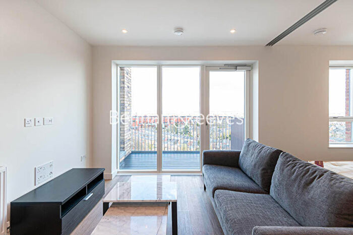 1 Bedroom Apartment To Rent In Mary Neuner Road, Highgate, N8