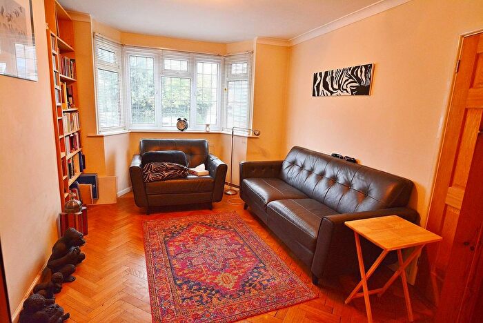 3 Bedroom Semi-detached House To Rent In Melbourne Road, Bushey, WD23