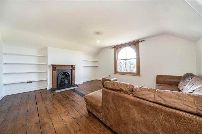 2 Bedroom Flat To Rent In Manor Park, Hither Green, SE13