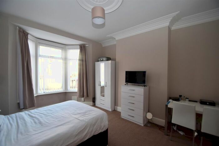2 Bedroom Flat To Rent In Cartington Terrace, Heaton, NE6