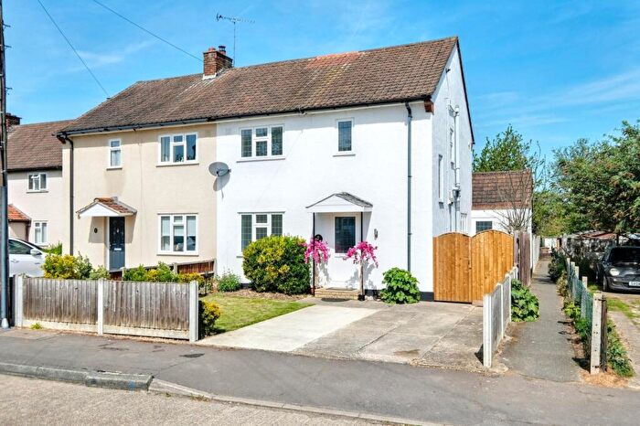 3 Bedroom Semi-Detached House For Sale In New Road, Broomfield, Chelmsford, CM1