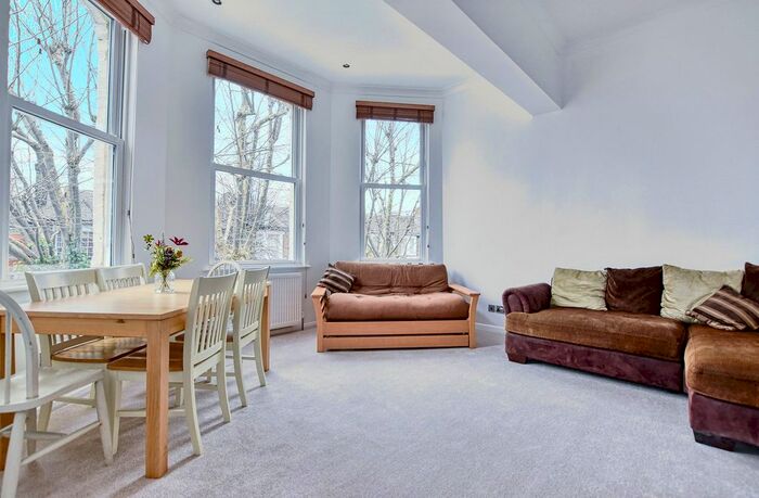 1 Bedroom Flat For Sale In Woodchurch Road, London, NW6