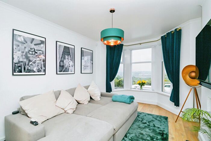 3 Bedroom Terraced House For Sale In Dock View Road, Barry, CF63