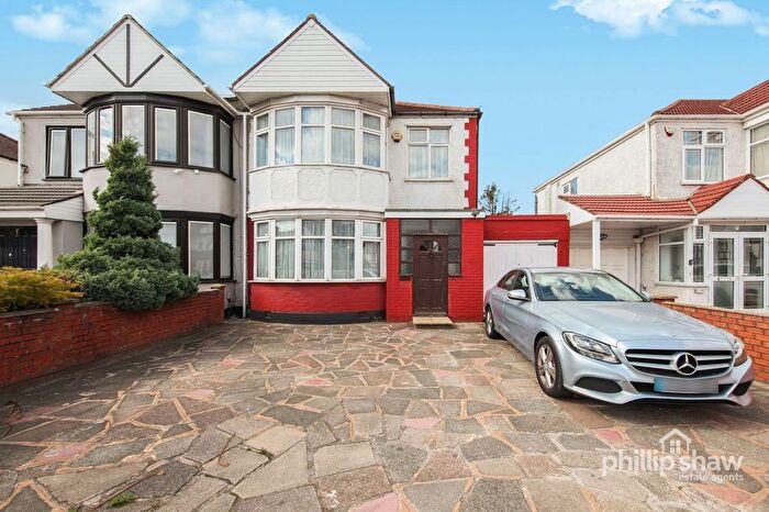 3 Bedroom Semi Detached House For Sale In Kenton Road, Harrow, HA3