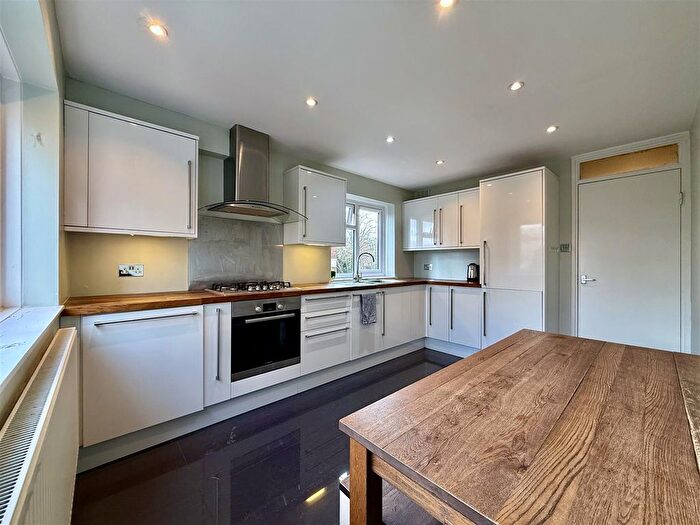 2 Bedroom Flat To Rent In Ashcombe Court, Carlton Drive, London, SW15