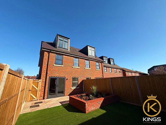 3 Bedroom Semi-Detached House To Rent In Carpenter Close, Southsea, PO4