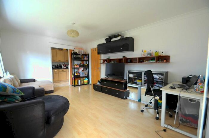 2 Bedroom Flat To Rent In Carmichael Close, Ruislip, HA4