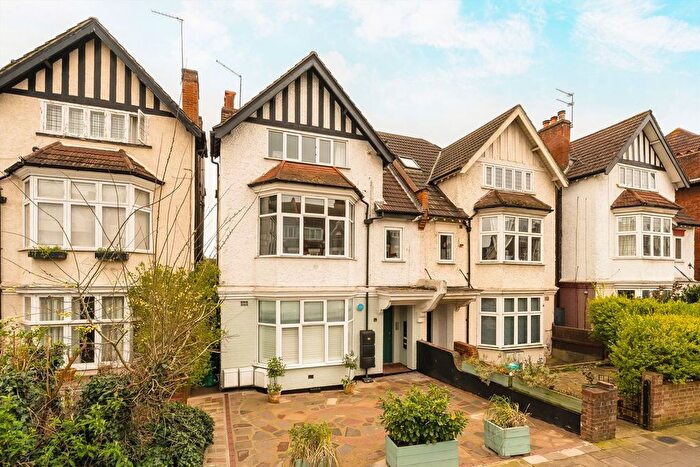 2 Bedroom Flat For Sale In Gleneldon Road, Streatham, SW16