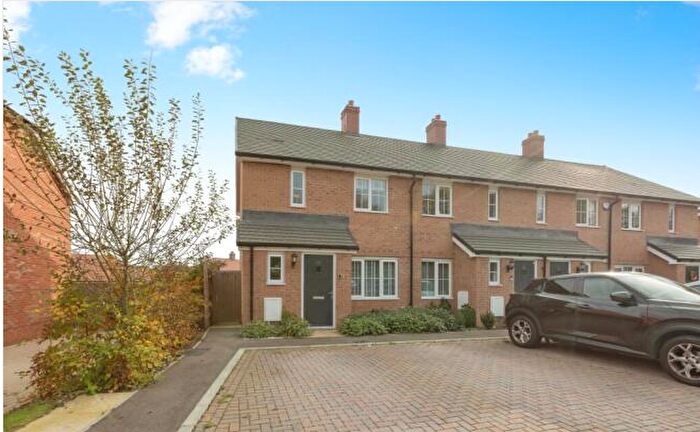 3 Bedroom House To Rent In Field Lane, Gravesend, DA11