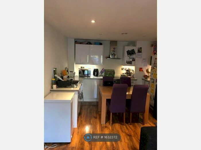 2 Bedroom Flat To Rent In Godstone Road, Whyteleafe, CR3