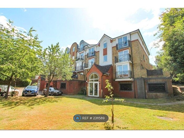 2 Bedroom Flat To Rent In Montana Gardens, Sutton, SM1
