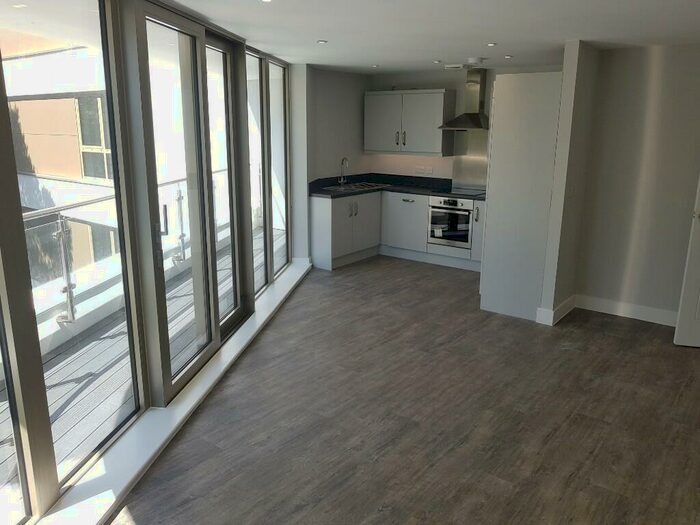 2 Bedroom Flat To Rent In St. Peters Road, Bournemouth, Dorset, BH1