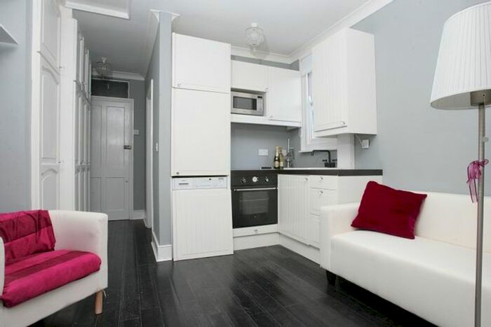 1 Bedroom Flat To Rent In Fulham Park Gardens, London, SW6