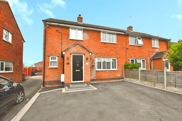 3 Bedroom Semi-Detached House For Sale In Orchard Close, CV9