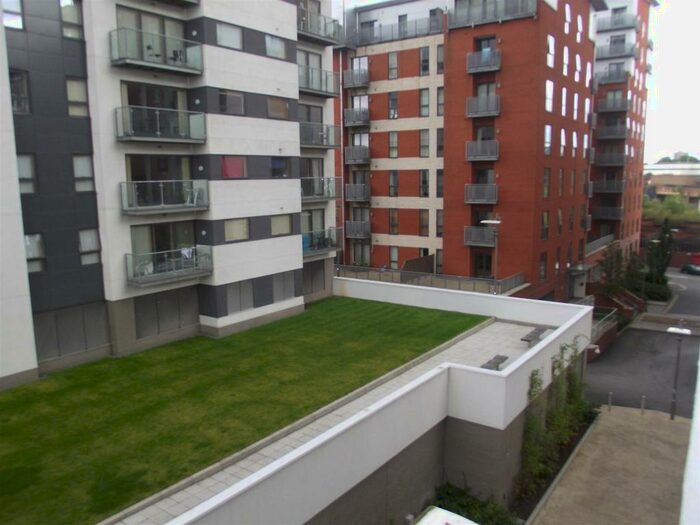 2 Bedroom Apartment To Rent In Barton Place, Green Quarter, M4