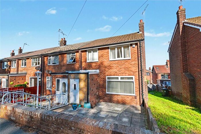 3 Bedroom End Of Terrace House For Sale In William Street, Churwell, Morley, Leeds, LS27