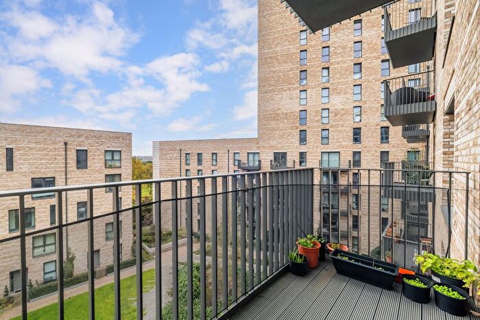 1 Bedroom Flat For Sale In Bramwell Way, London, E16