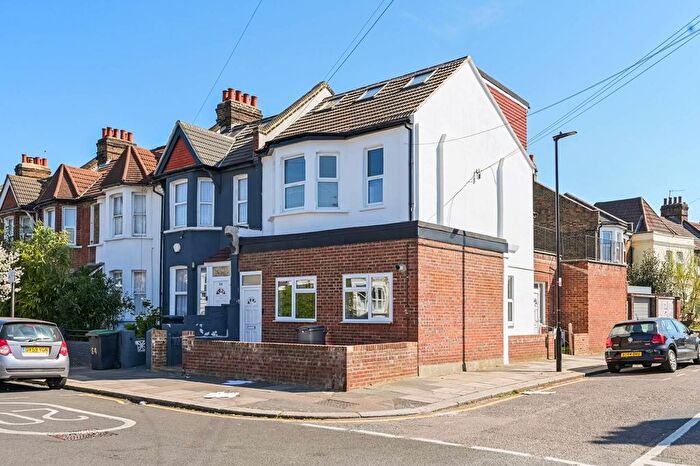 7 Bedroom Terraced House To Rent In Woodlands Park Road, Harringay, London, N15