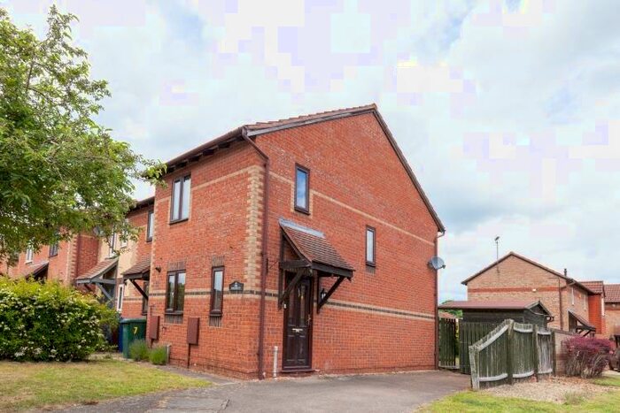 2 Bedroom End Of Terrace House To Rent In The Magnolias, Bicester, OX26