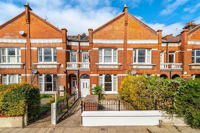 2 Bedroom Flat To Rent In Cavendish Road, Balham, SW12