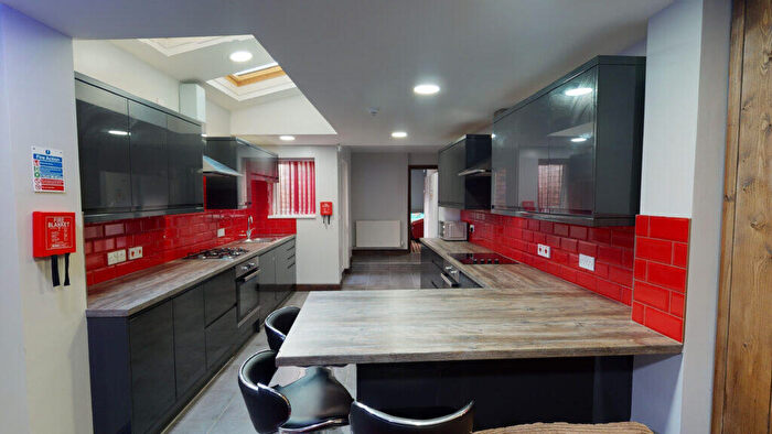 6 Bedroom House To Rent In North Road, Selly Oak, B29