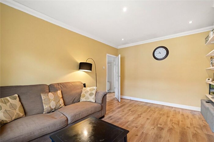 2 Bedroom Flat For Sale In Amyand Park Road, St Margarets, Twickenham, TW1