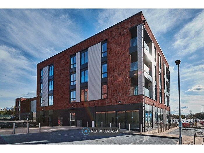 2 Bedroom Flat To Rent In Brambles Crescent, Solihull, B90
