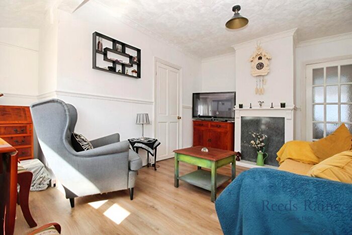 2 Bedroom Bungalow For Sale In Woodside Avenue, Kinmel Bay, Conwy, LL18