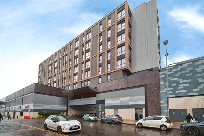 1 Bedroom Flat For Sale In The Ring, Bracknell, Berkshire, RG12