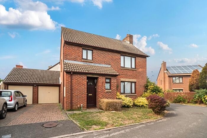 3 Bedroom Detached House For Sale In Bicester, Oxfordshire, OX26
