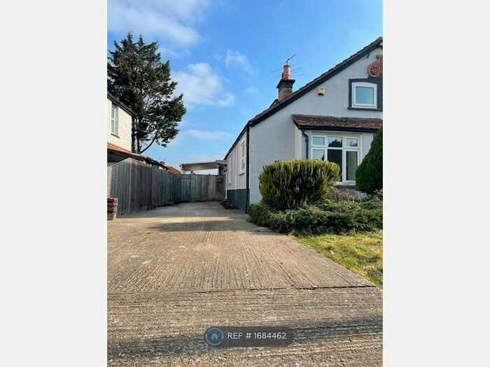 4 Bedroom Semi-Detached House To Rent In Whitley Wood Lane, Reading, RG2
