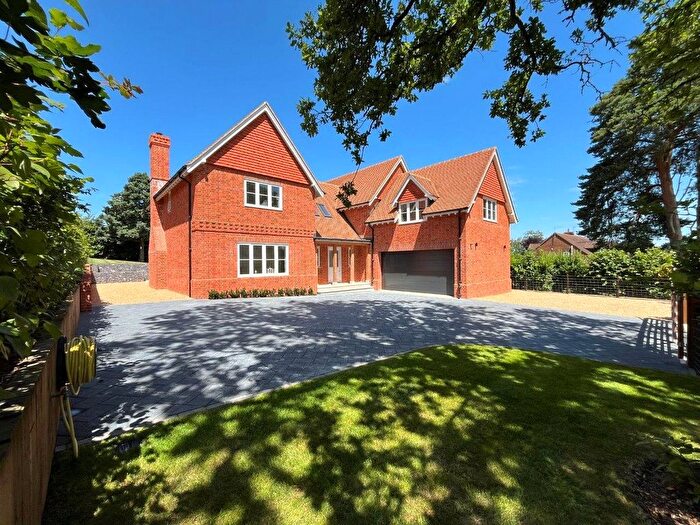 5 Bedroom Detached House For Sale In Junction Road, Alderbury, Salisbury, Wiltshire, SP5