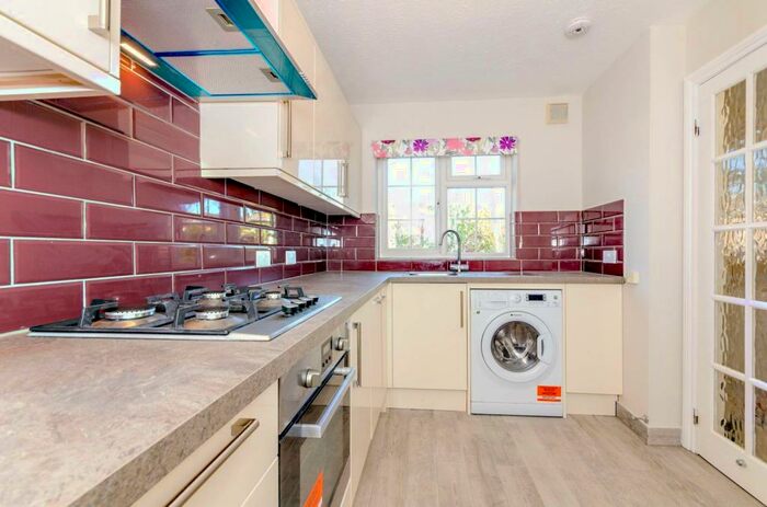 4 Bedroom Semi-Detached House To Rent In Cumberland Avenue, Stoughton, Guildford, GU2