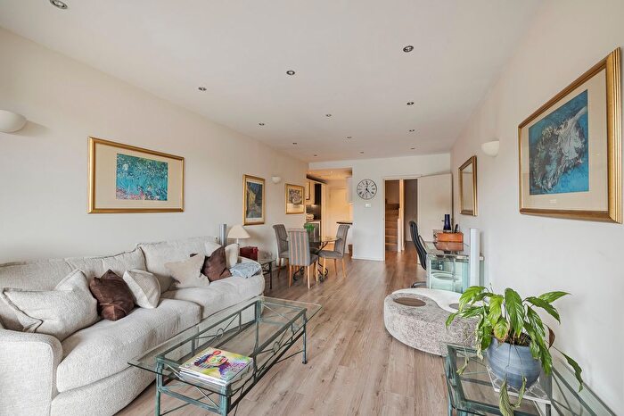 1 Bedroom Flat To Rent In Cromwell Road, South Kensington, SW7