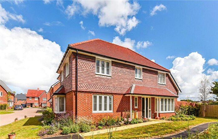 5 Bedroom Property For Sale In Laxton Grove, Eastergate, PO20