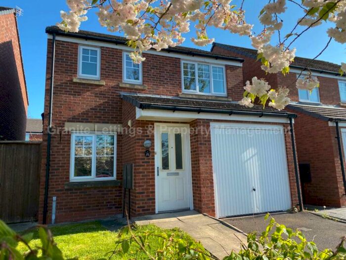 3 Bedroom Detached House To Rent In Broadway, Urmston, Manchester, M41