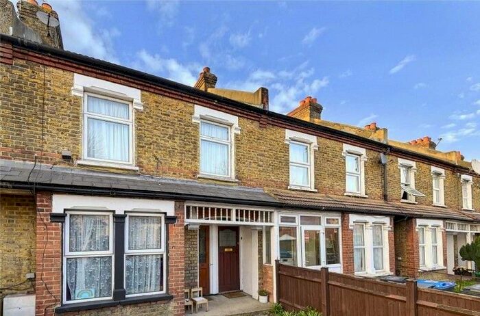 2 Bedroom Maisonette To Rent In Morland Road, Addiscombe, Croydon, CR0