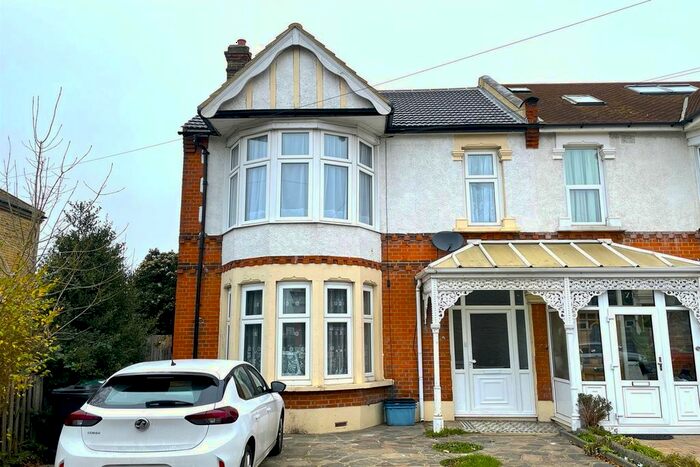 5 Bedroom Semi-Detached House To Rent In Coventry Road, Ilford, IG1