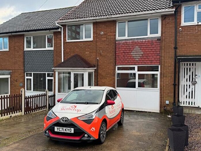 3 Bedroom Town House To Rent In Rycroft Avenue, Bramley, Leeds, LS13