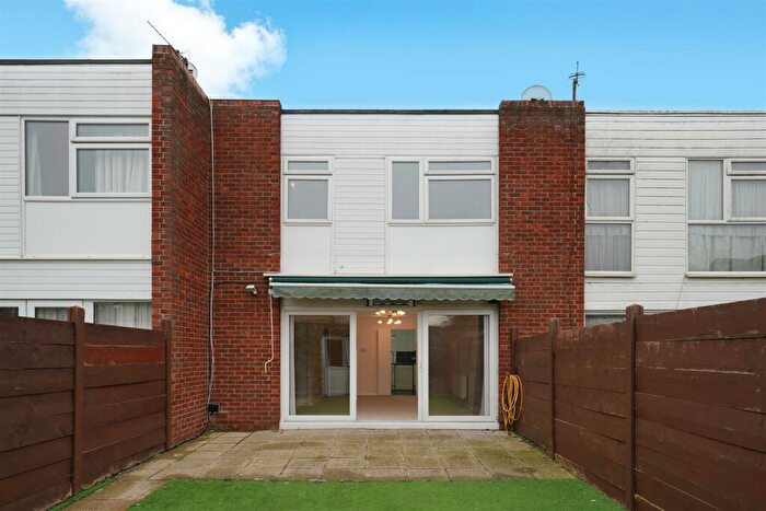 3 Bedroom End Of Terrace House To Rent In Brierley Close, London, SE25