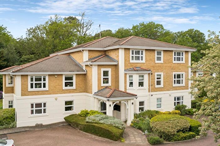 2 Bedroom Apartment For Sale In Green Lane, Farnham Common, SL2