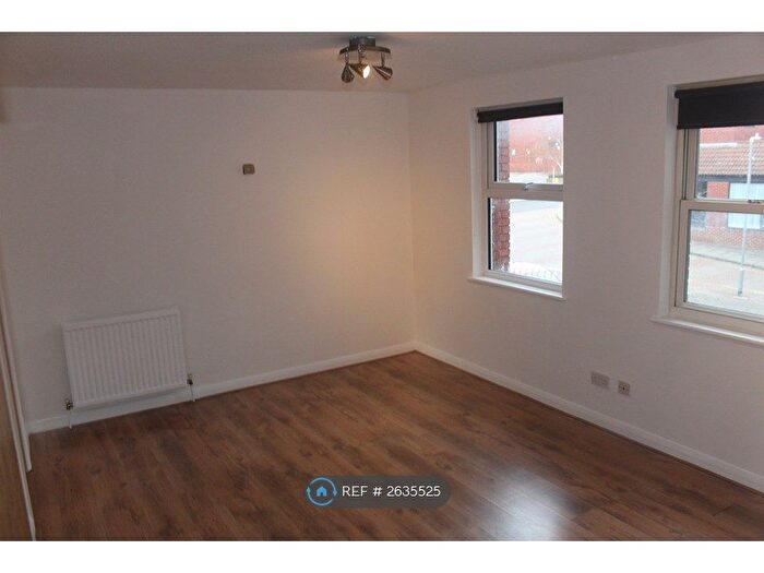 1 Bedroom Flat To Rent In Ropa Court, Leighton Buzzard, LU7